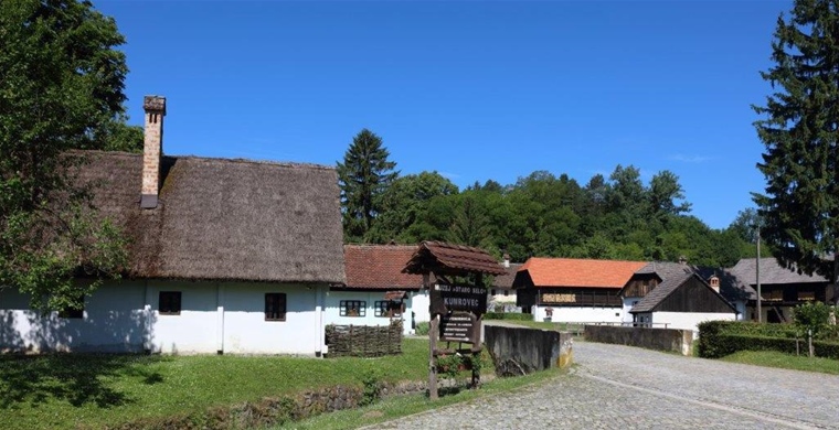Gostujuća izložba Muzeja "Staro selo" Sirogojno "Nasljeđe za budućnost i revitalizacija tradicijskih vještina"